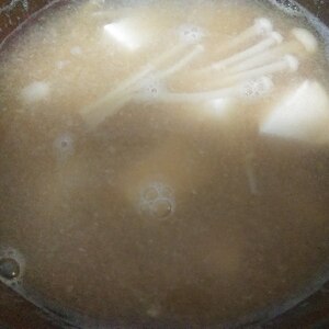 ストウブDe〜玉ねぎとえのきの味噌汁